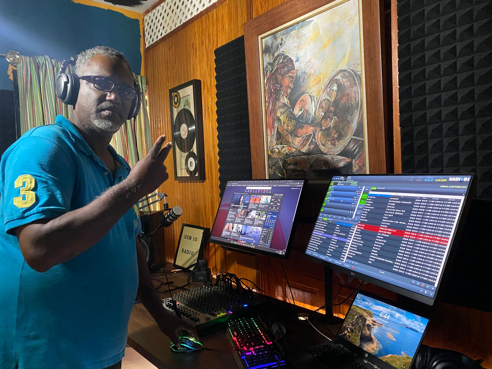 GEN-10 Radio Digital studio